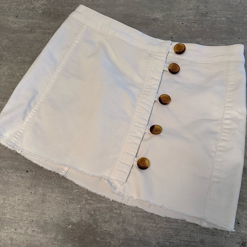 Free People White Little Daisies Elegant Button Up Stretch Mini Size 12 NWOT